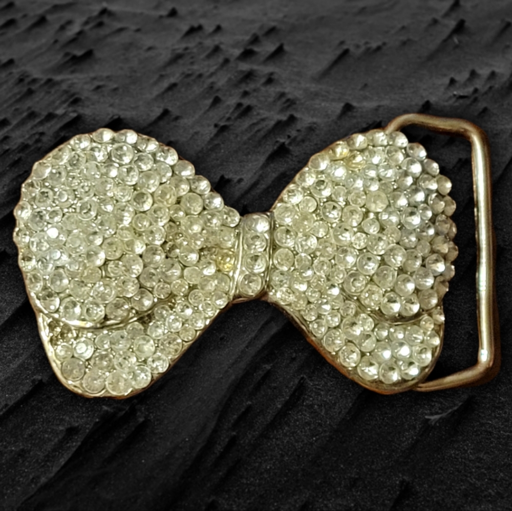 HP 😀 Vtg Belt Buckle Butterfly Bow Crystal Rhinestones Metal Back Gold Accents